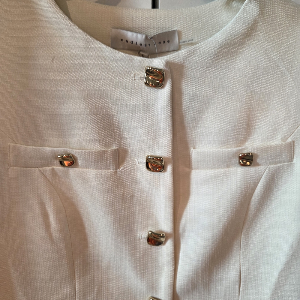 NWT Endless Rose Cream Vest with Gold Accents And Matching Shorts Set. Large. - Picture 8 of 13